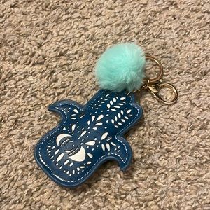 Prima Design hamsa key chain with poof / ring for keys and easy clip